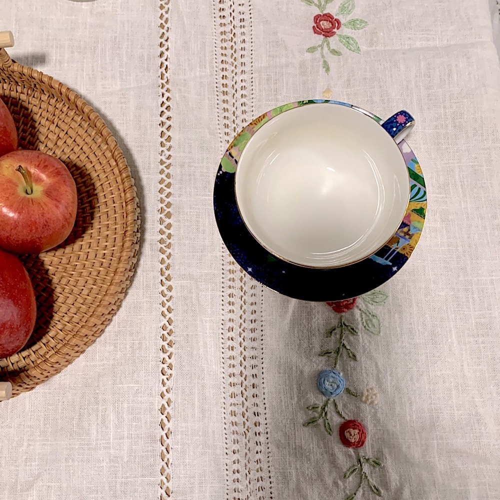 ✨ April Cornell Embroidered Table Linen - Picture 8 of 15